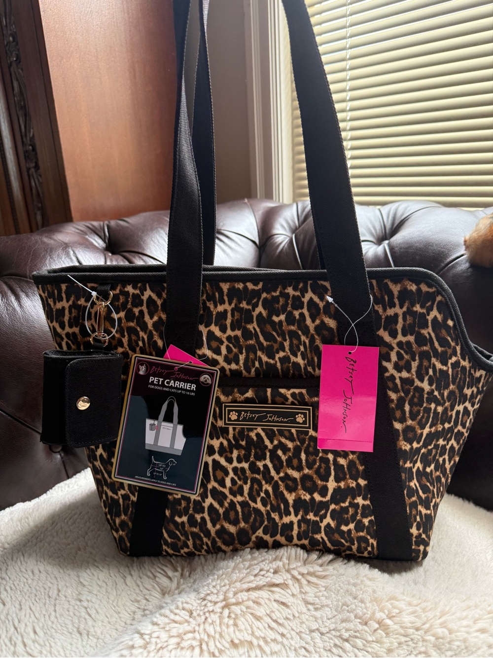 Betsey Johnson NWT Leopard Print Pet Carrier Tote - Black & Brown - Picture 3 of 4